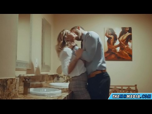 ❤️ Коли грудаста блондинка спокушає вас у громадському туалеті Секс-відео на uk.liporno.ru